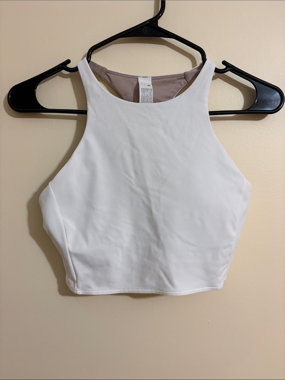 Lululemon Strong Lines Bra *Medium Support, B/C Cup
White -has pads